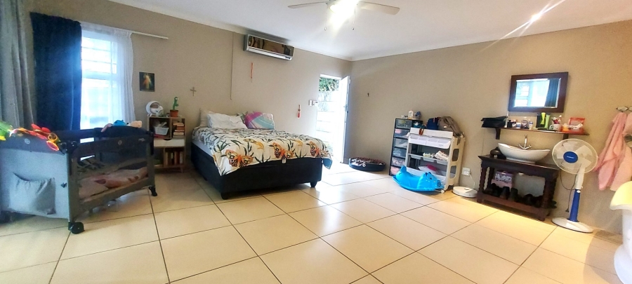 2 Bedroom Property for Sale in Bonza Bay Eastern Cape
